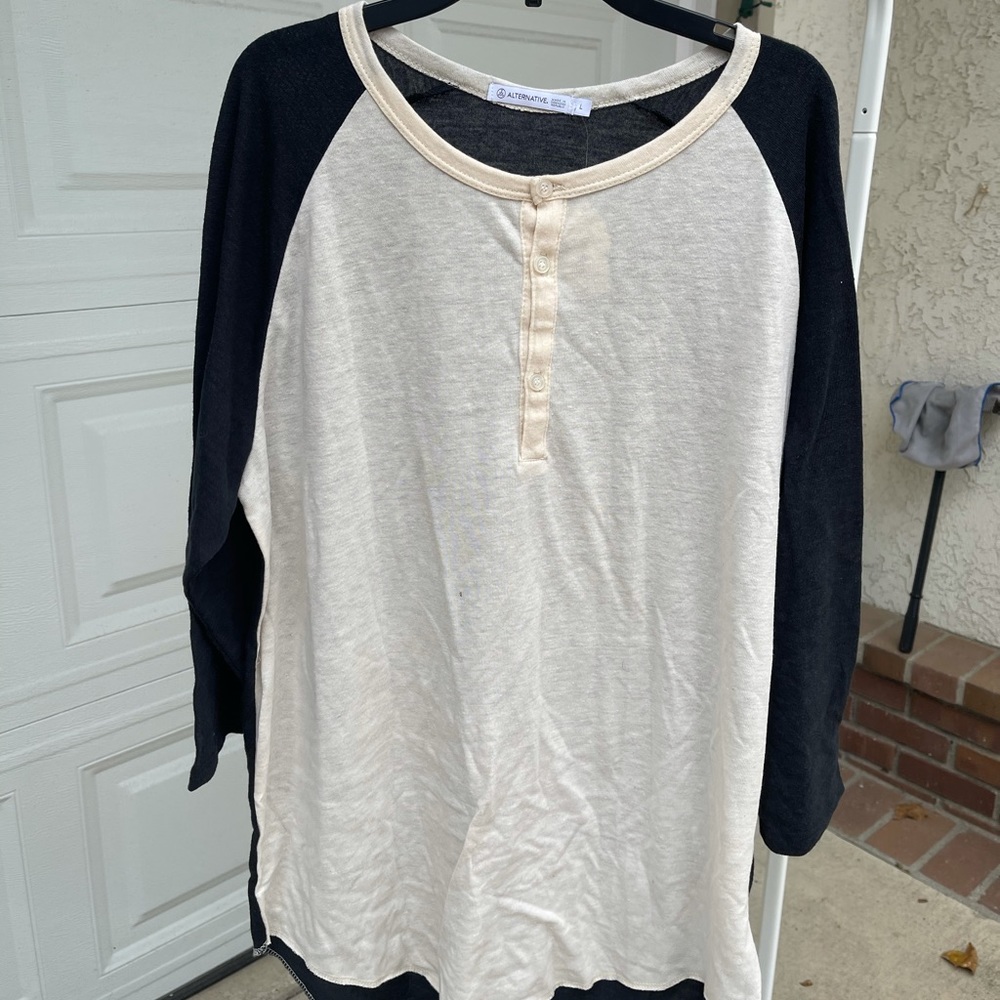 Urban Outfitters Brand Alternative, Quarter Sleeve